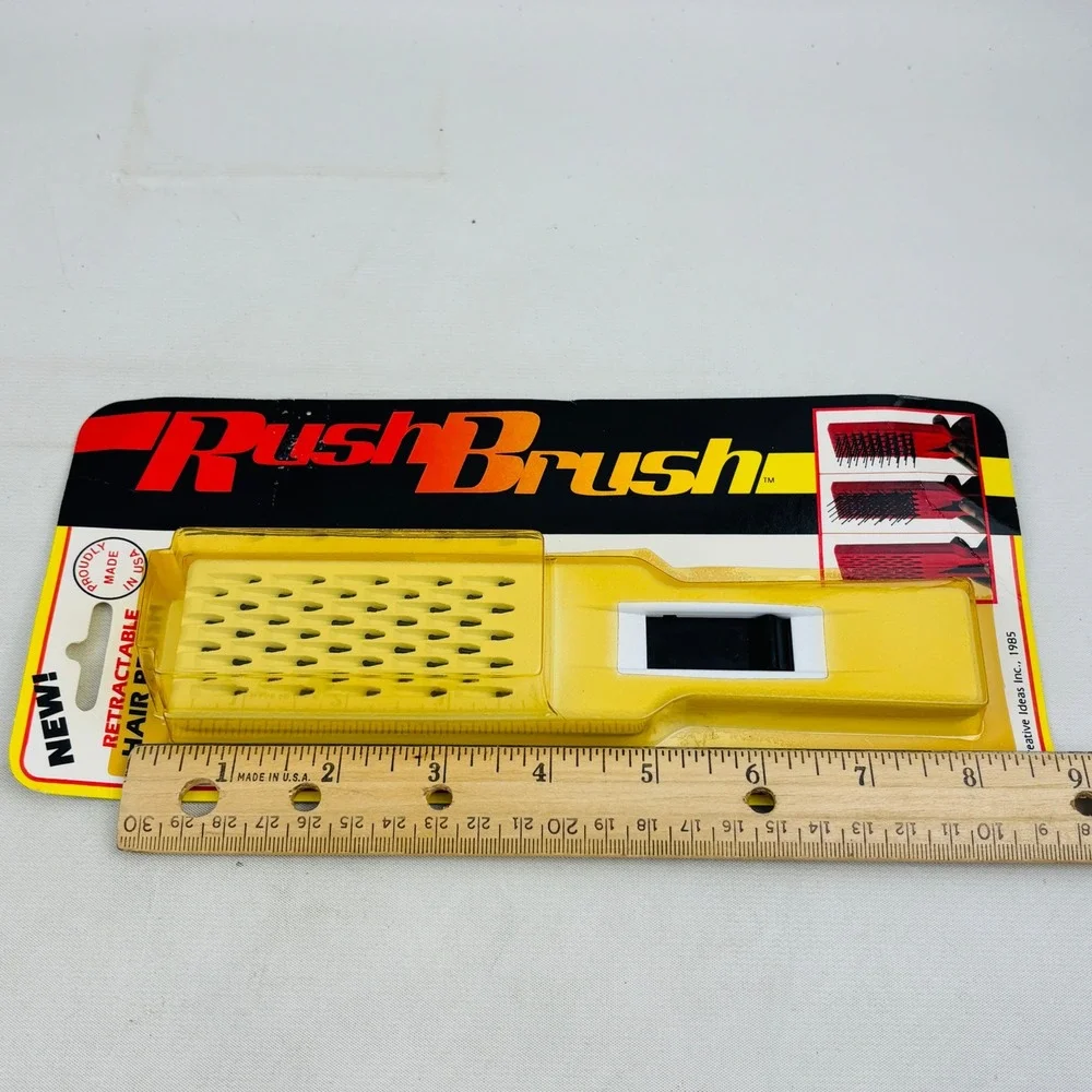 Vintage Rush Brush White Retractable Bristle Hair Brush‎ 1985 Travel Compact NEW